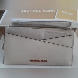 Michael Kors Travel Leather Wristlet In Optic White 🌺 NWT 🌺 With Gift Box